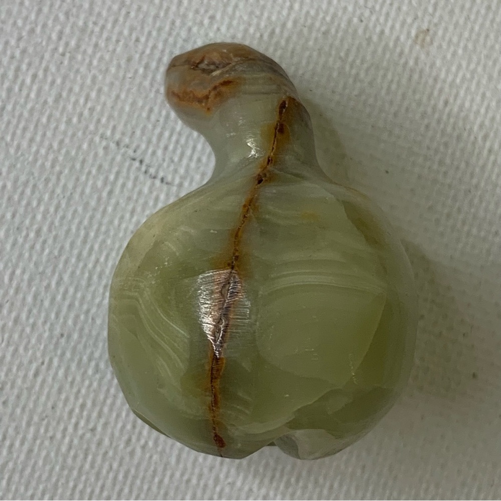 Natural Polished Afghan Jade Fruit Carving Green Onyx Crystal Carved Gourd 1.5" - Picture 14 of 16